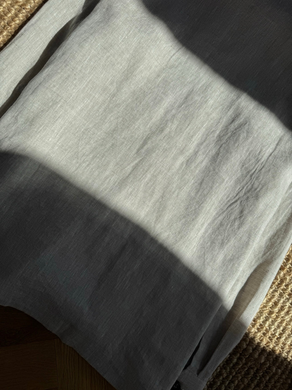 Brunello Cucinelli Hemd in Hellbeige aus leichtem Stoff mit vier Fronttaschen