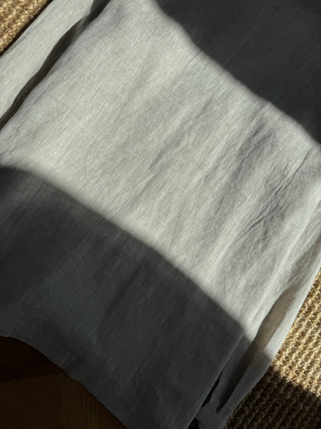 Brunello Cucinelli Hemd in Hellbeige aus leichtem Stoff mit vier Fronttaschen