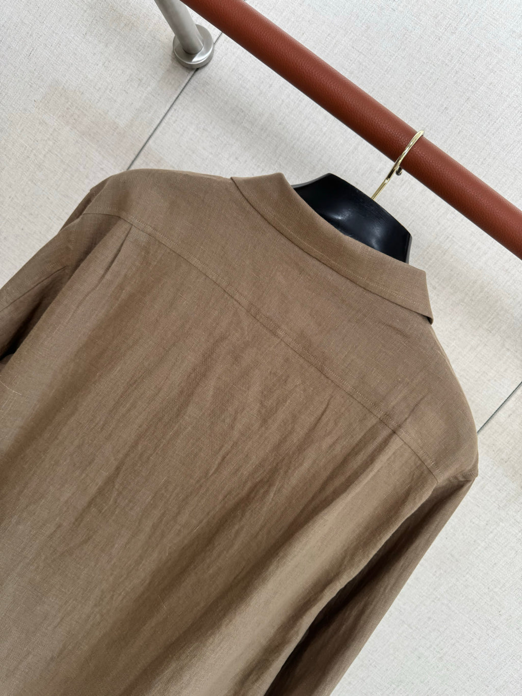 Brunello Cucinelli Hemd in Braun aus leichtem Stoff mit vier Fronttaschen