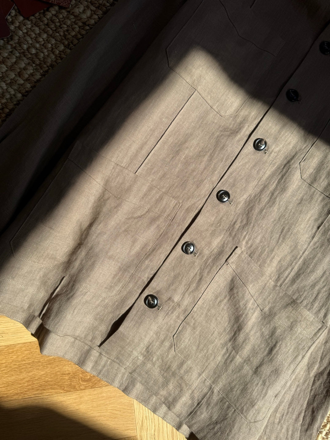 Brunello Cucinelli Hemd in Braun aus leichtem Stoff mit vier Fronttaschen