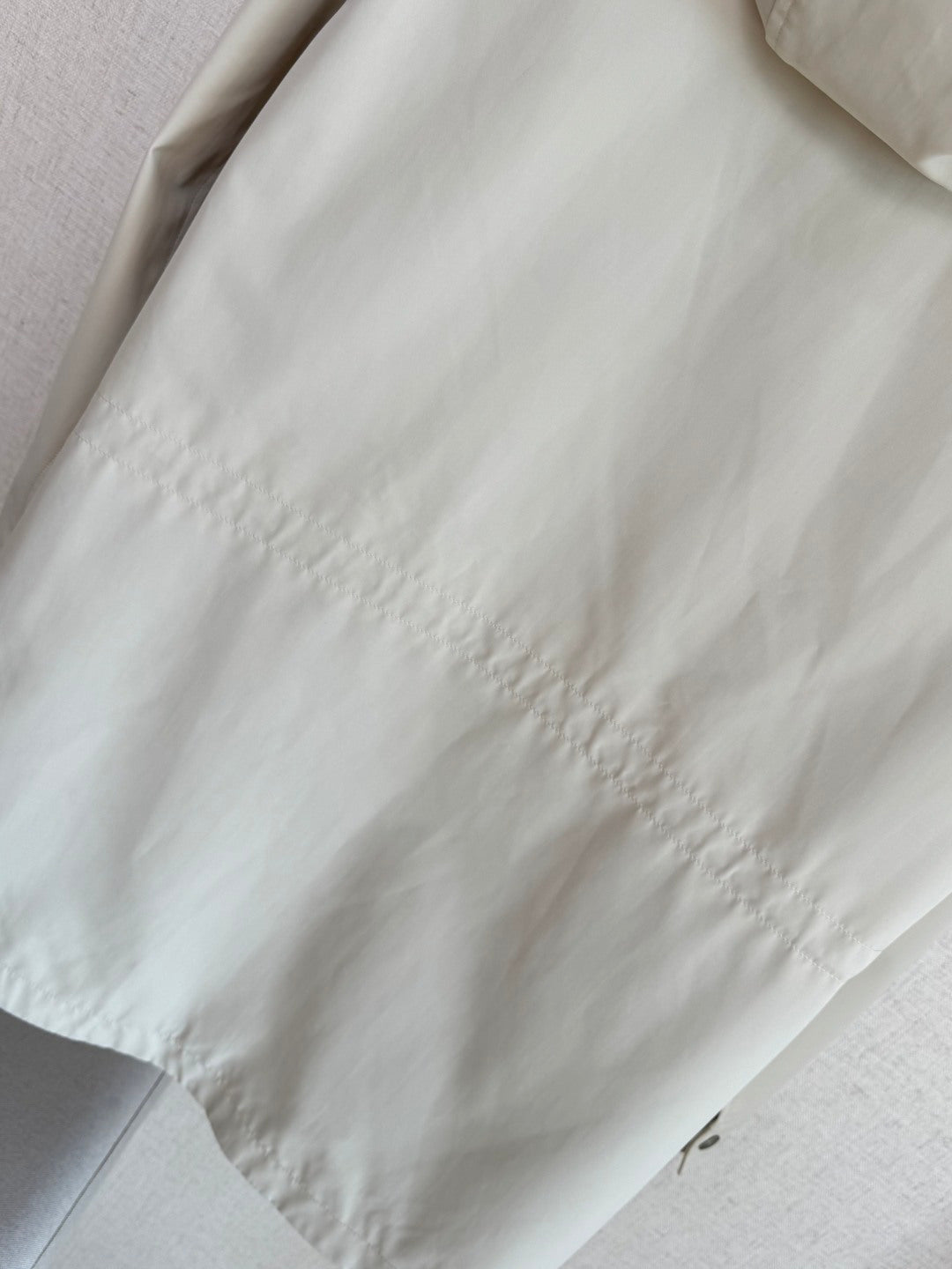 Loro Piana Beige Herren Jacke mit Kapuze, Druckknoepfen und Pattentaschen