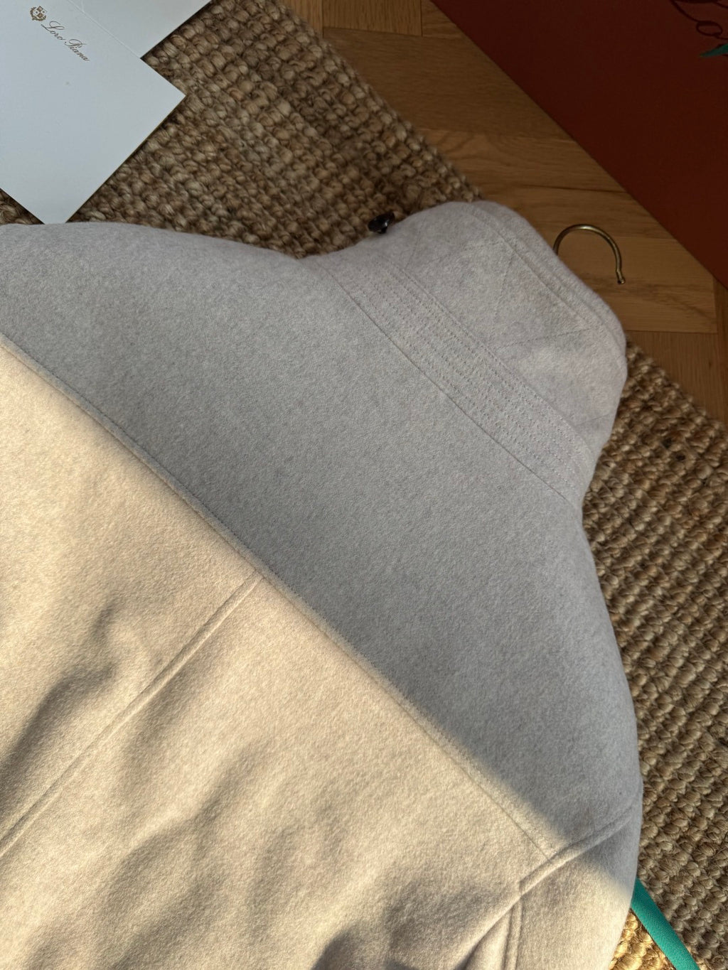 Brunello Cucinelli Hellgraue Herren-Stehkragenjacke – Warme Winterjacke mit Reißverschluss