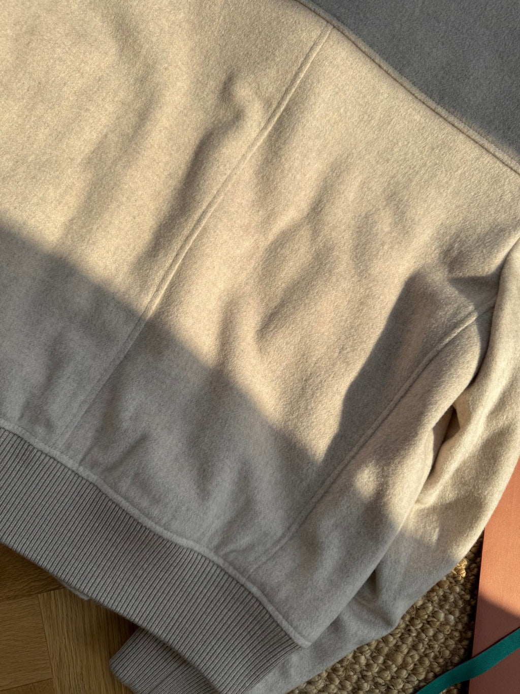 Brunello Cucinelli Hellgraue Herren-Stehkragenjacke – Warme Winterjacke mit Reißverschluss