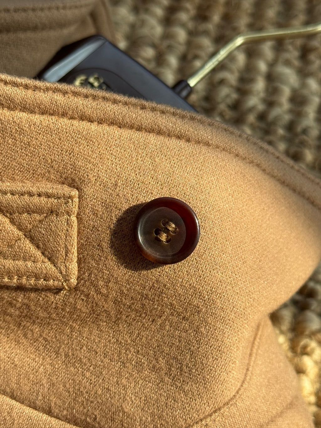 Brunello Cucinelli Camelfarbene Herren-Stehkragenjacke – Moderne Übergangsjacke mit Brusttasche