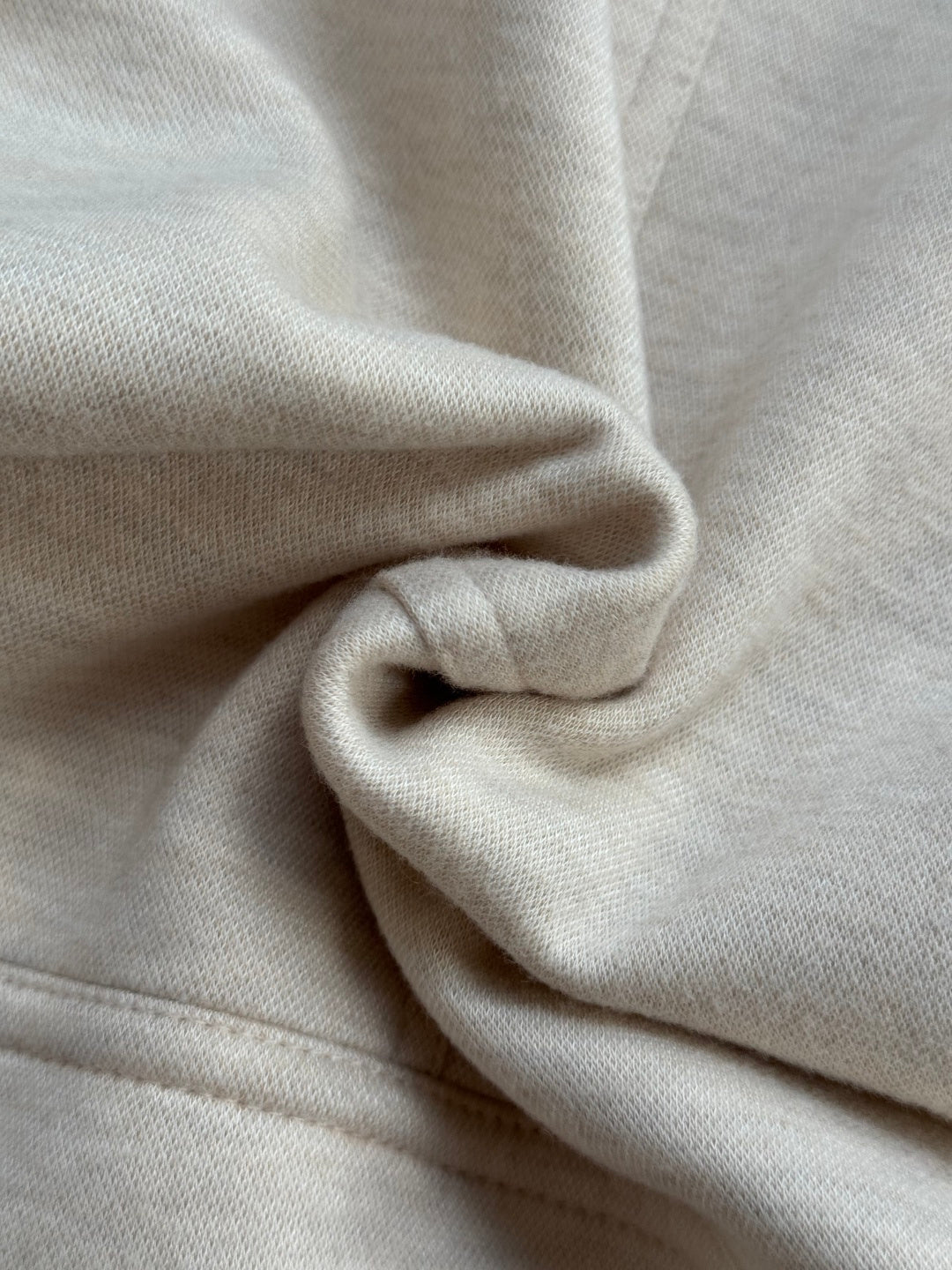 Brunello Cucinelli Hellbeige Stehkragenjacke – Moderne Übergangsjacke mit Brusttasche