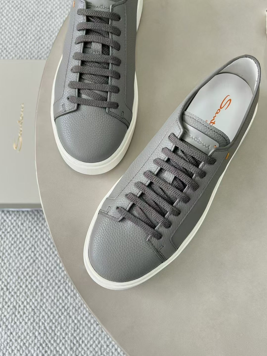 Santoni Leder Sneaker Grau – Moderne Designer Schnürschuhe mit Weisser Sohle