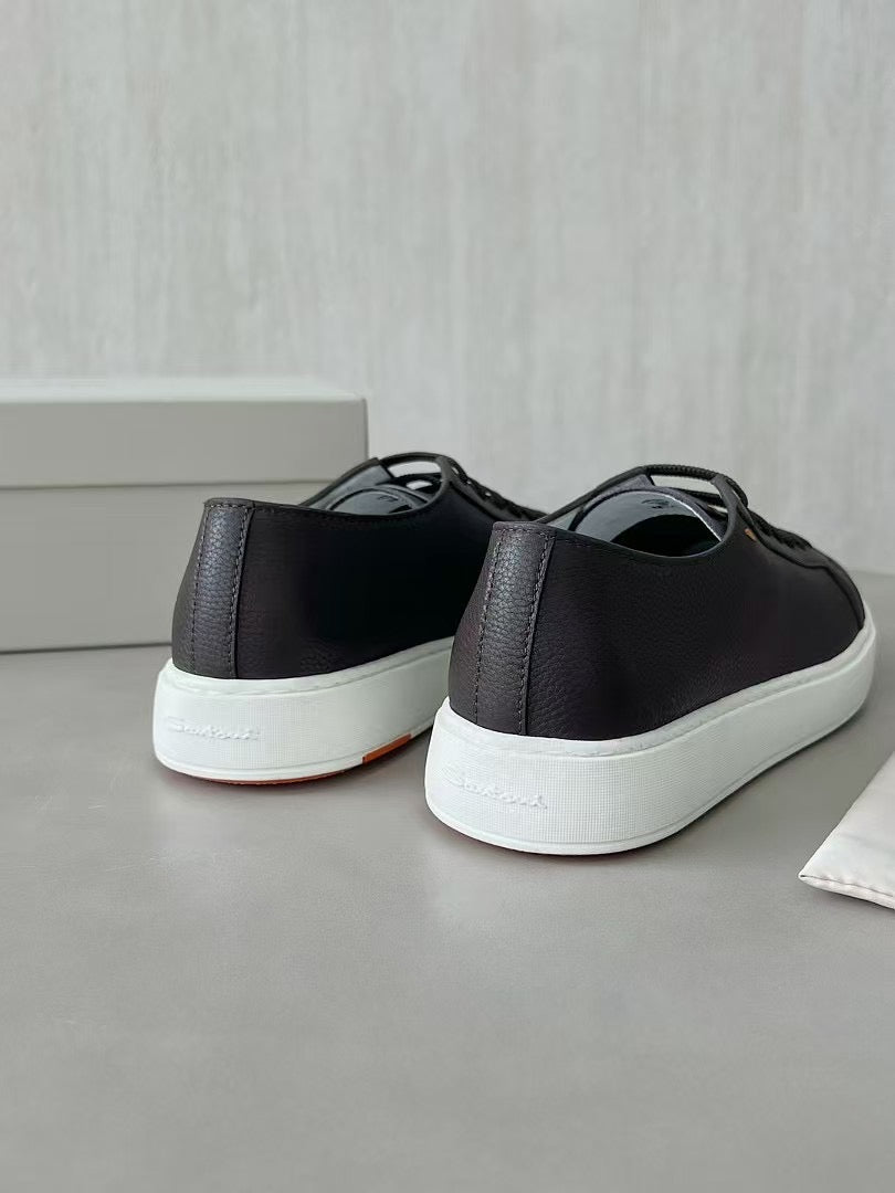 Santoni Leder Sneaker Braun – Elegante Designer Schnürschuhe mit Weisser Sohle