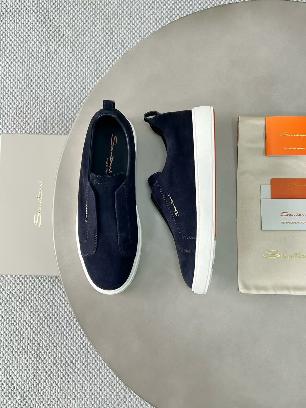 Santoni Luxury Slip-On Sneaker aus Veloursleder – Navy Blau