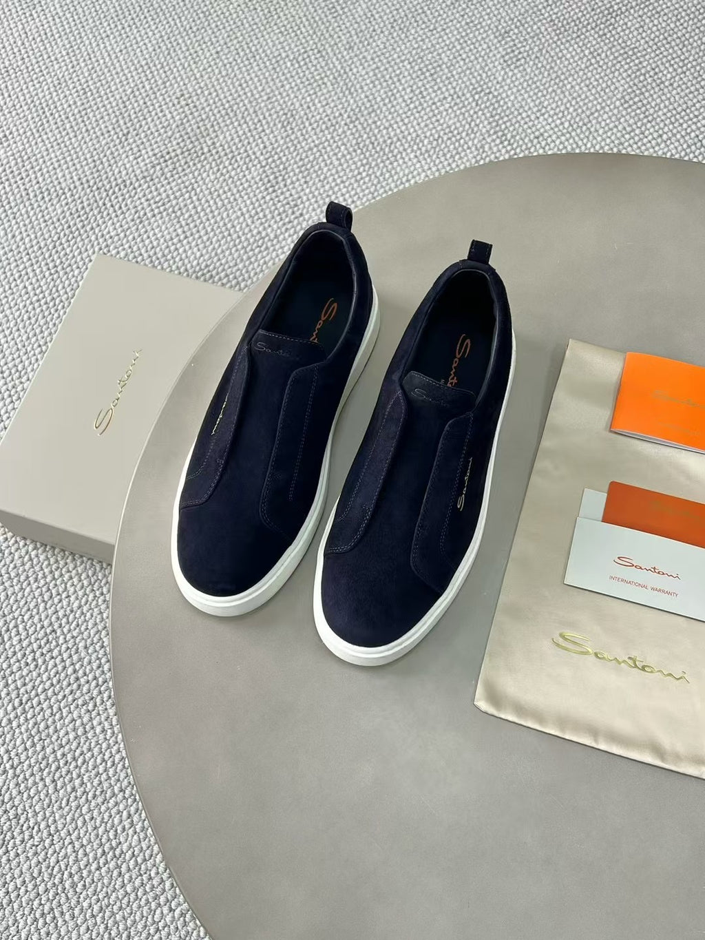 Santoni Luxury Slip-On Sneaker aus Veloursleder – Navy Blau