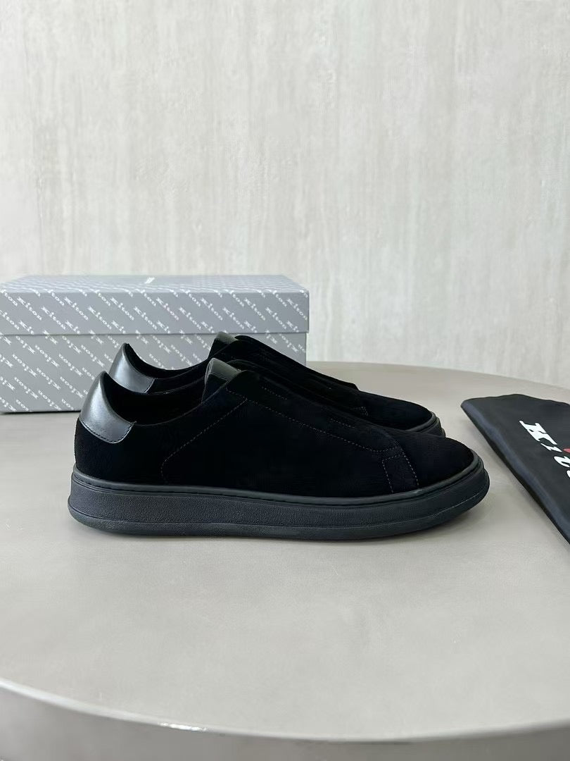 Kiton Slip-On Sneaker in Schwarz – Komfortable Freizeitschuhe in Textiloptik