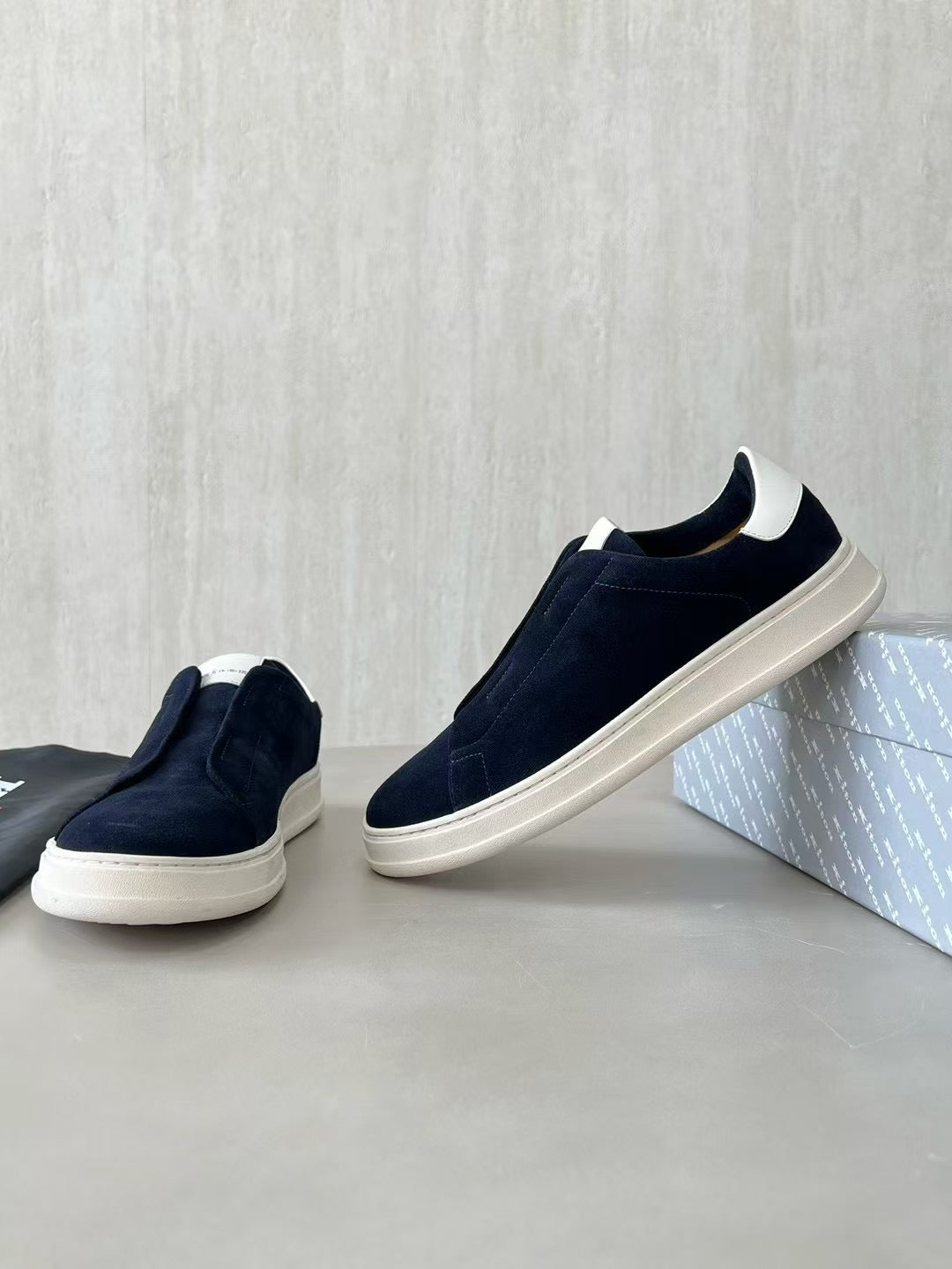 Kiton Slip-On Sneaker in Dunkelblau – Bequeme Freizeit-Schuhe mit sportlichem Design