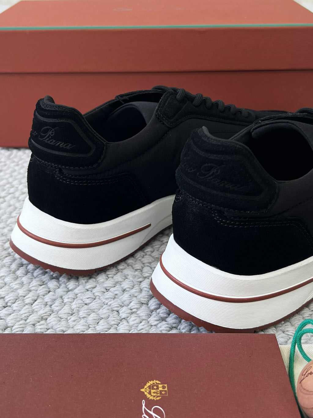 Loro Piana Sneaker – Navybraun gemischte Luxus-Sneaker mit Signature-Box