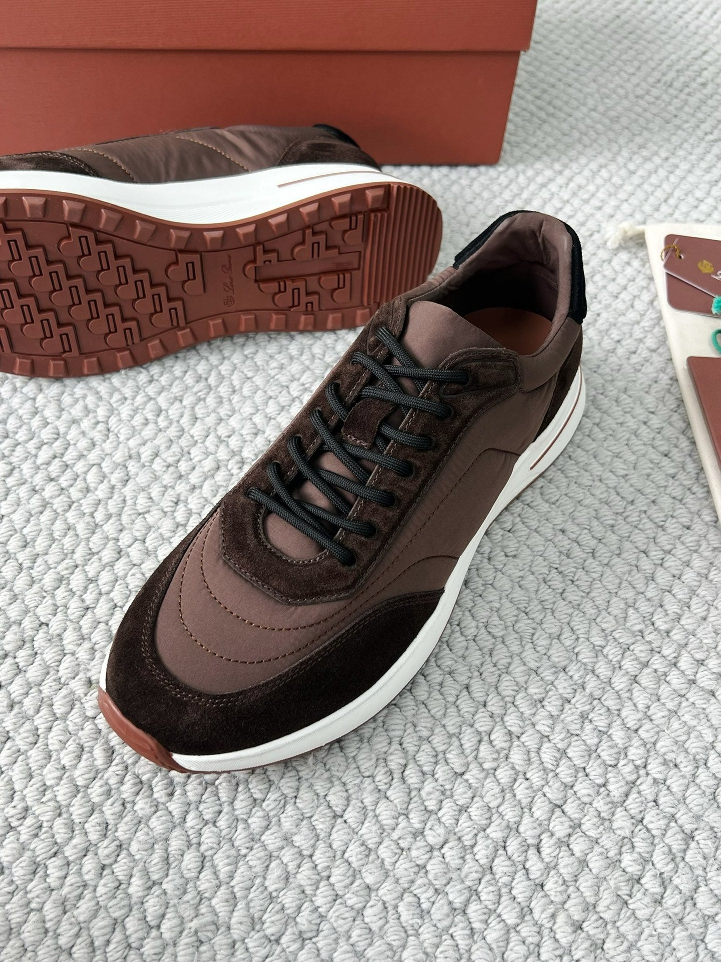 Loro Piana Week End Walk Sneaker – Dunkelbraun, Luxus-Sneaker mit Wildlederdetails