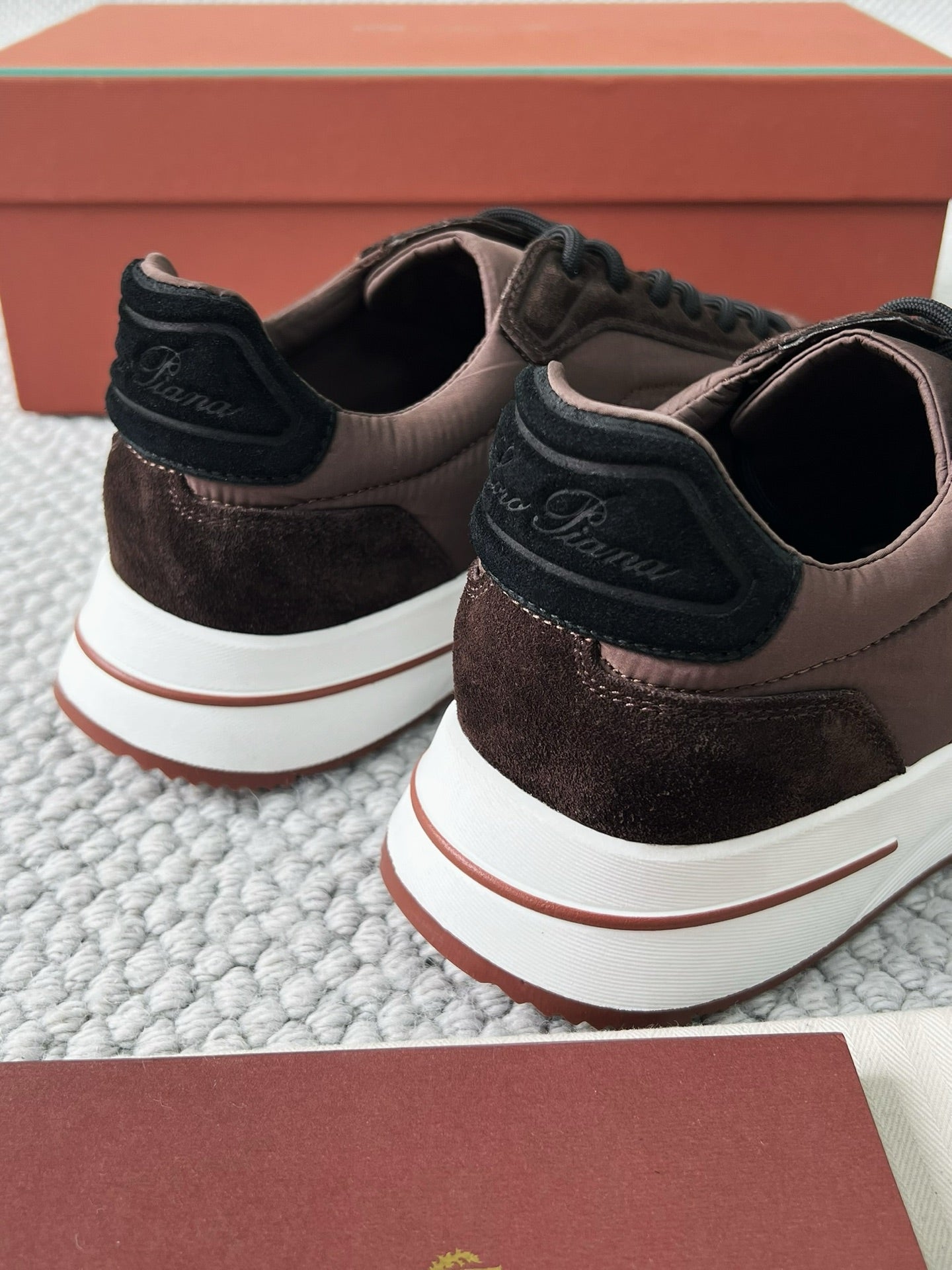 Loro Piana Week End Walk Sneaker – Dunkelbraun, Luxus-Sneaker mit Wildlederdetails