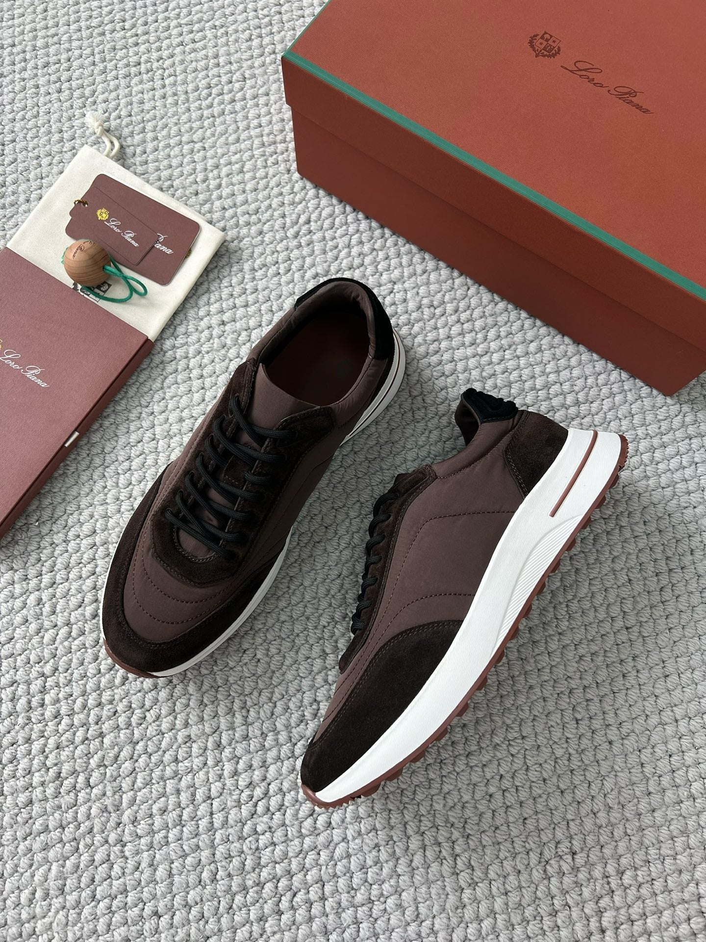 Loro Piana Week End Walk Sneaker – Dunkelbraun, Luxus-Sneaker mit Wildlederdetails