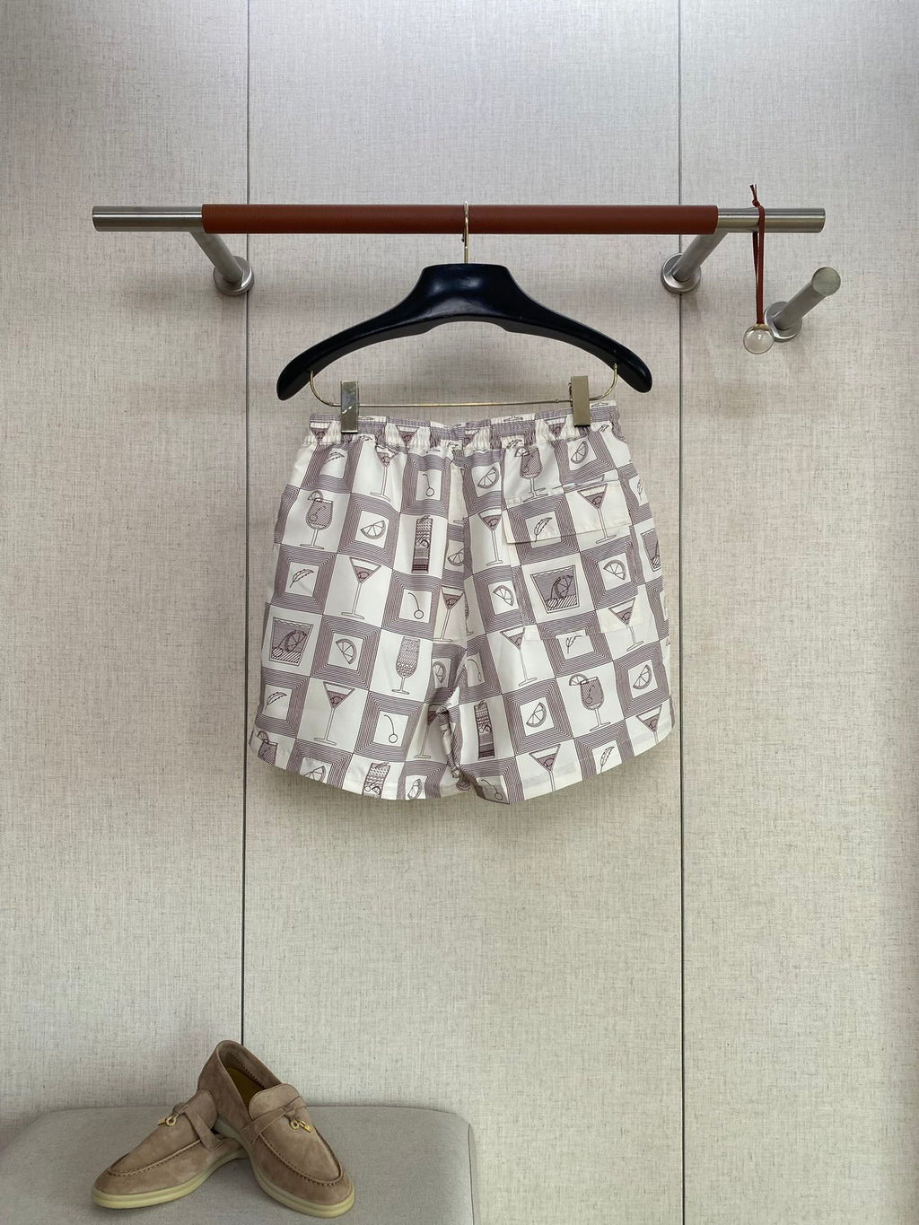 Loro Piana Badeshorts Weiß mit Cocktail-Print – Leichte Swim Shorts für Sommer