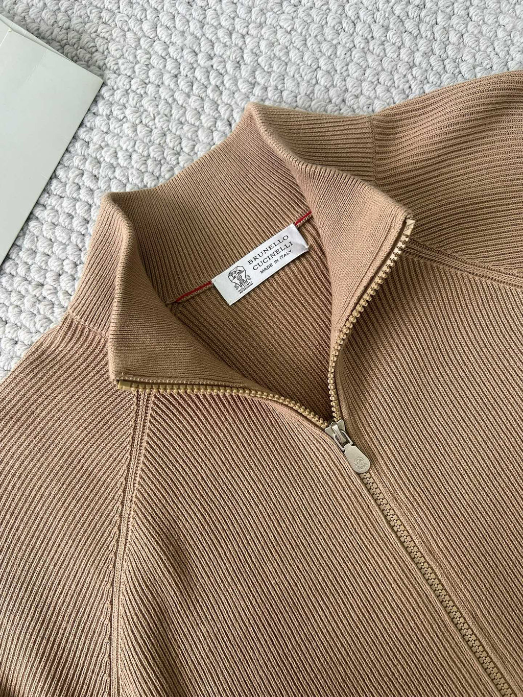 Brunello Cucinelli Strickjacke mit Reissverschluss in Beige