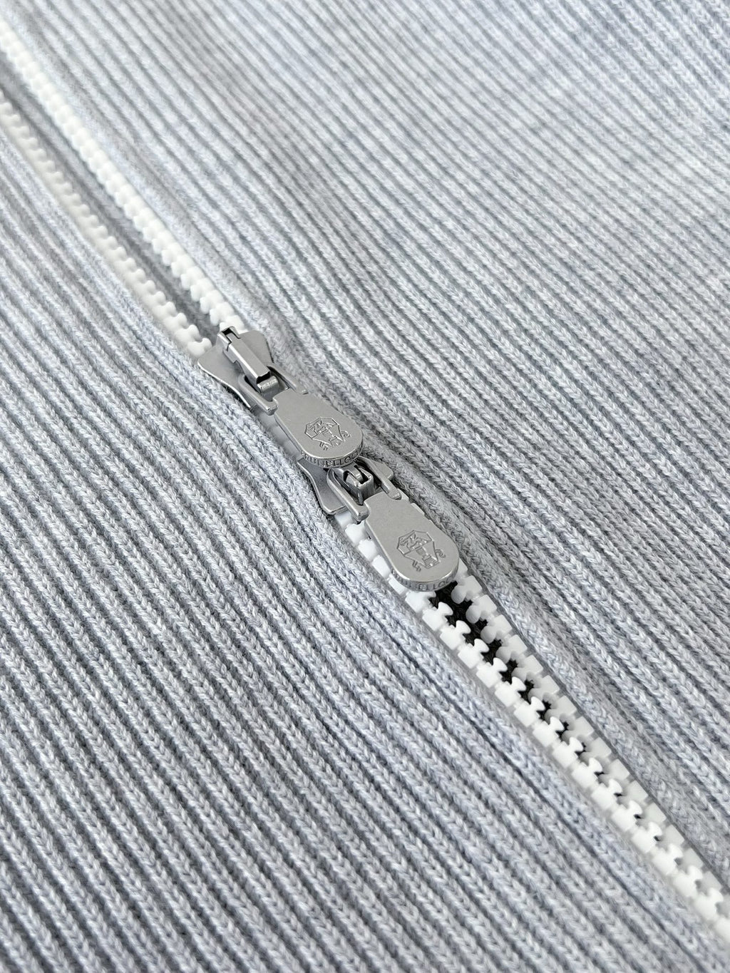 Brunello Cucinelli Herren-Strickjacke mit Zipper Hellgrau