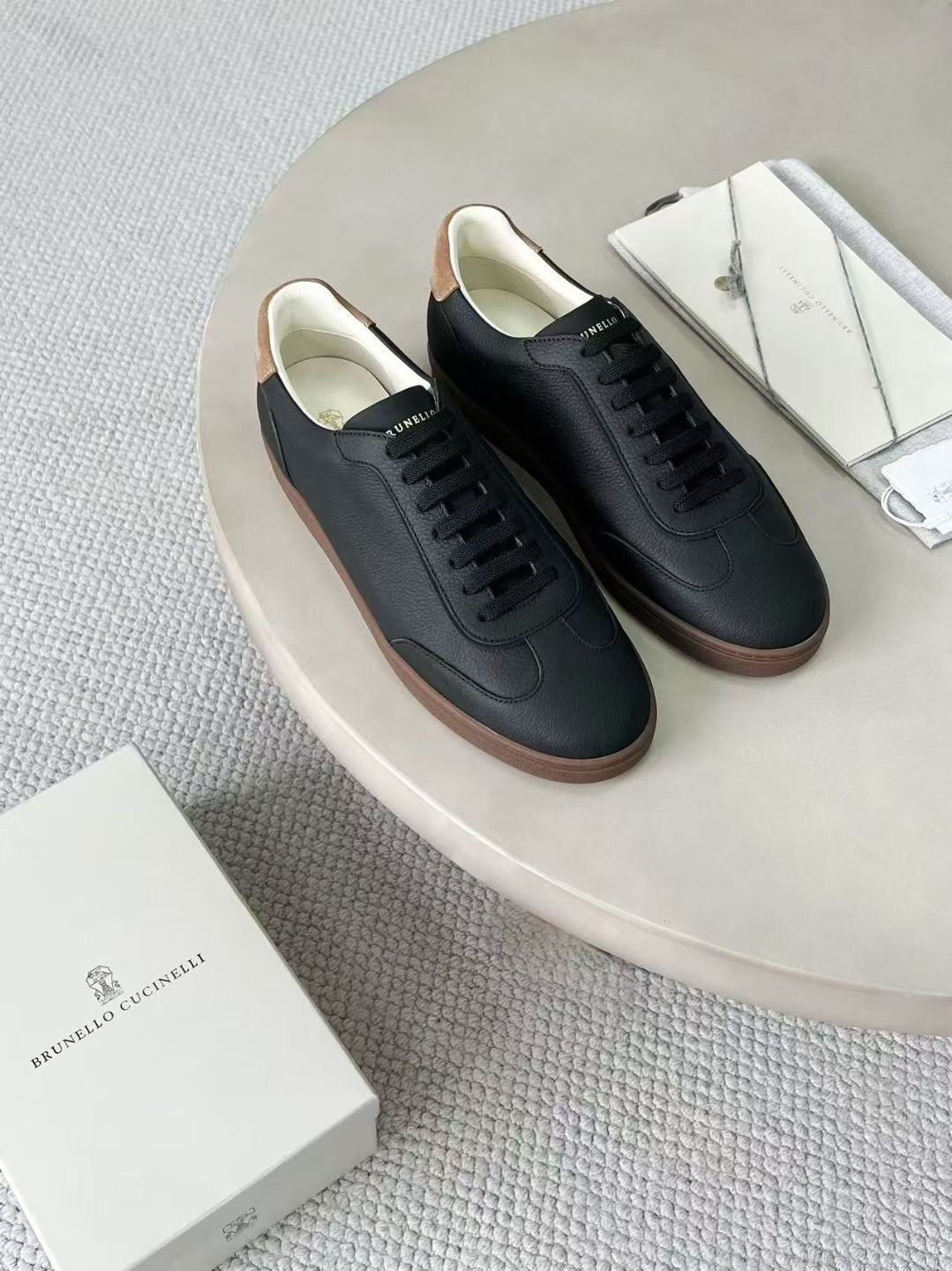 Brunello Cucinelli Herren-Sneaker aus Leder Schwarz mit Kontrastdetail