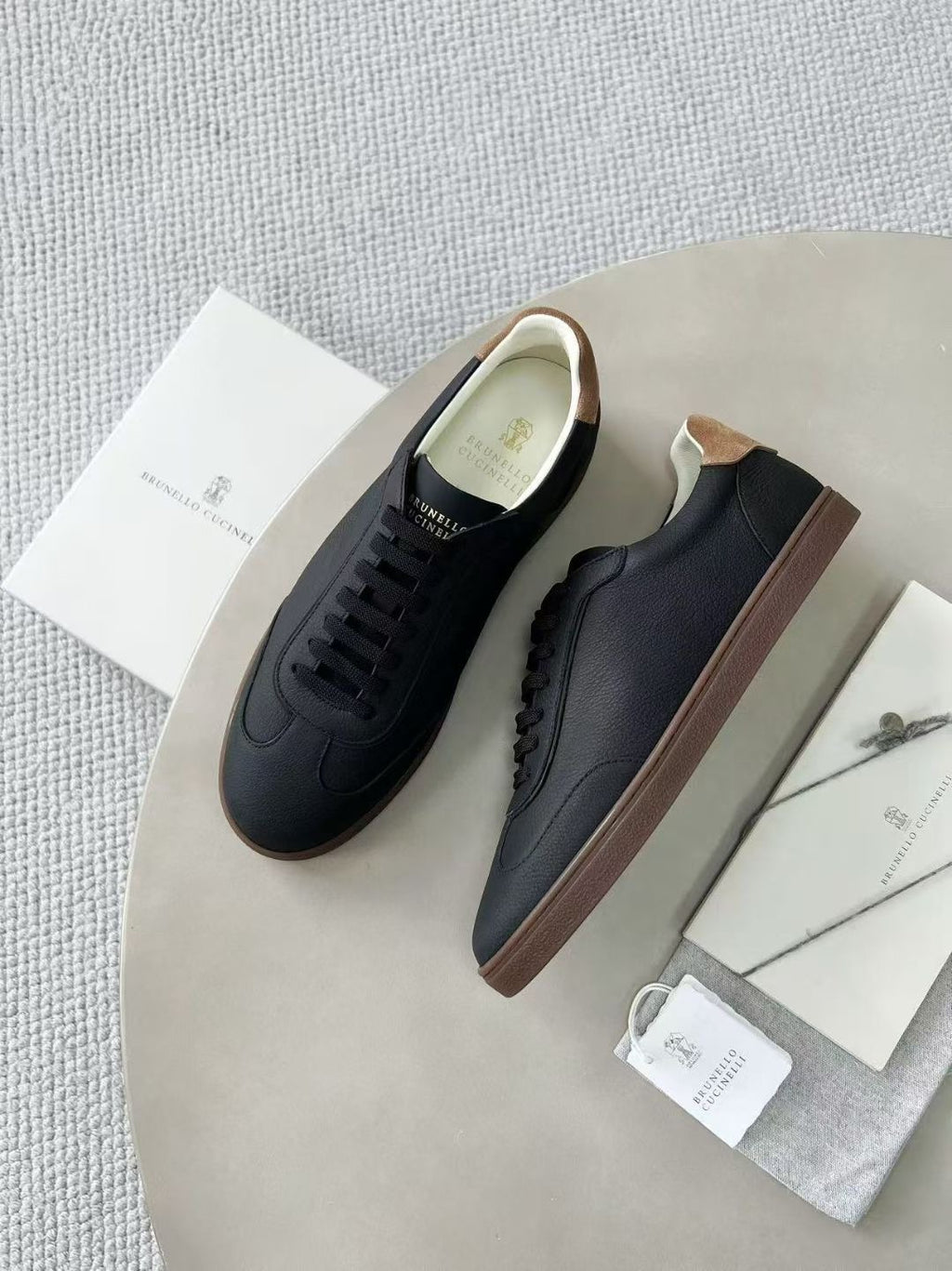 Brunello Cucinelli Herren-Sneaker aus Leder Schwarz mit Kontrastdetail