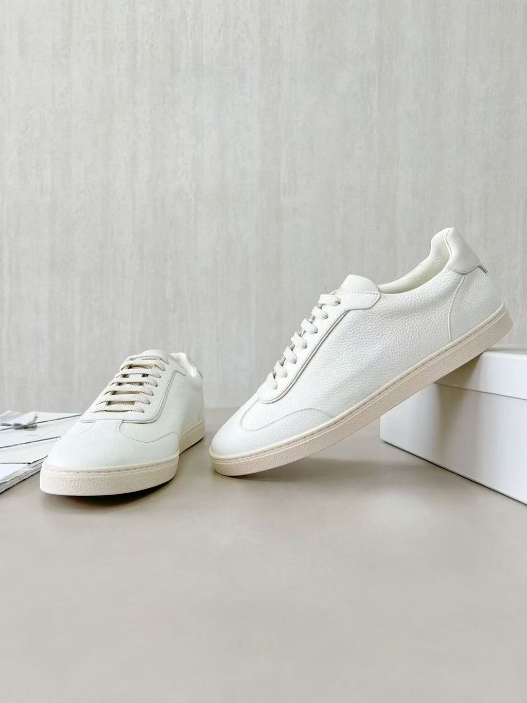 Brunello Cucinelli Herren-Sneaker aus Leder Weiss mit braunem Detail