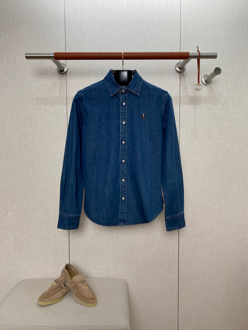 Ralph Lauren Denim-Hemd – Blaues Button-Down mit Stickerei & Loafern