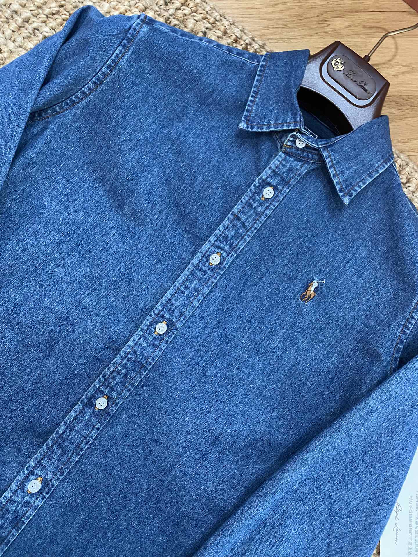 Ralph Lauren Denim-Hemd – Blaues Button-Down mit Stickerei & Loafern
