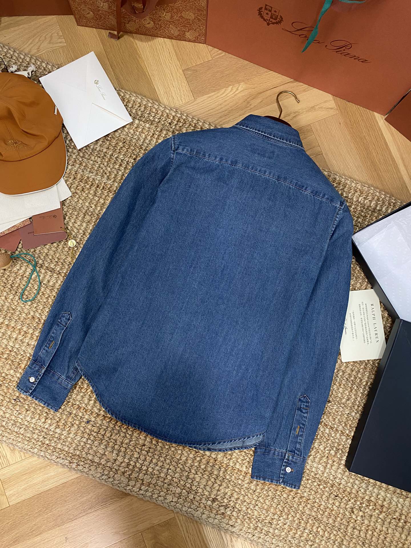 Ralph Lauren Denim-Hemd – Blaues Button-Down mit Stickerei & Loafern
