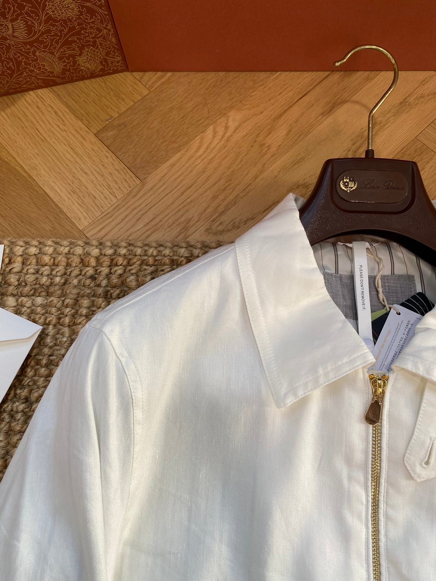 Brunello Cucinelli Weiße jacke – Leichte Übergangsjacke mit Hemdkragen