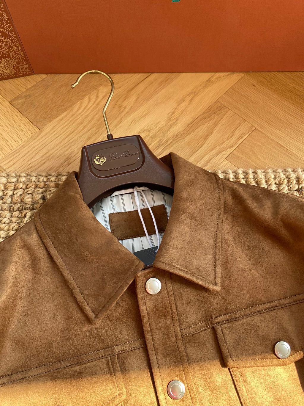 Brunello Cucinelli Braune Veloursleder-Jacke für Herren – Elegante Freizeitjacke mit Druckknöpfen