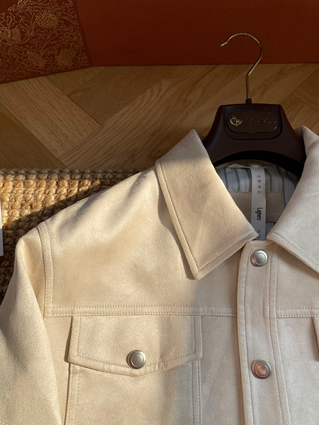 Brunello Cucinelli Hellbeige Velours-Lederjacke für Herren – Elegante Jacke mit Druckknöpfen