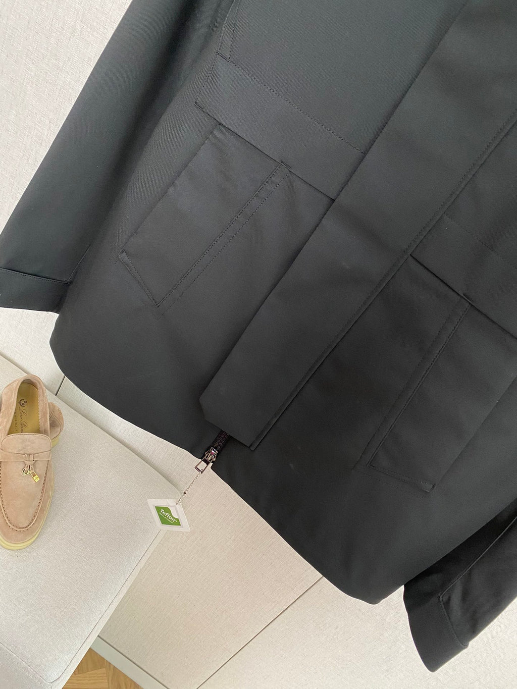 Loro Piana Schwarze Herren Jacke mit Kapuze, Frontklappe und Pattentaschen