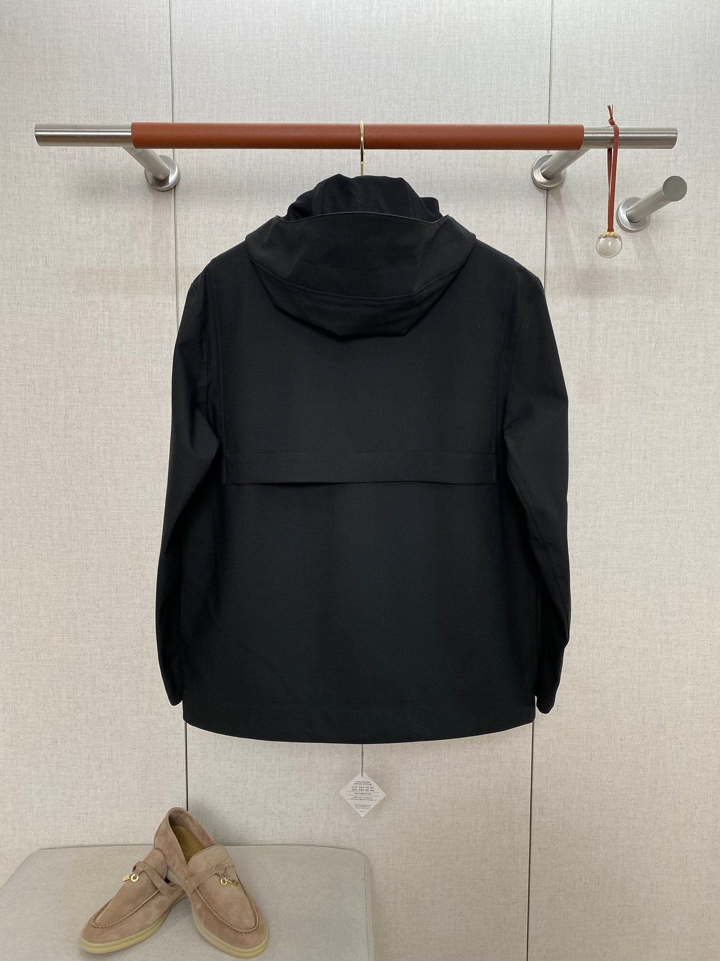 Loro Piana Schwarze Herren Jacke mit Kapuze, Frontklappe und Pattentaschen