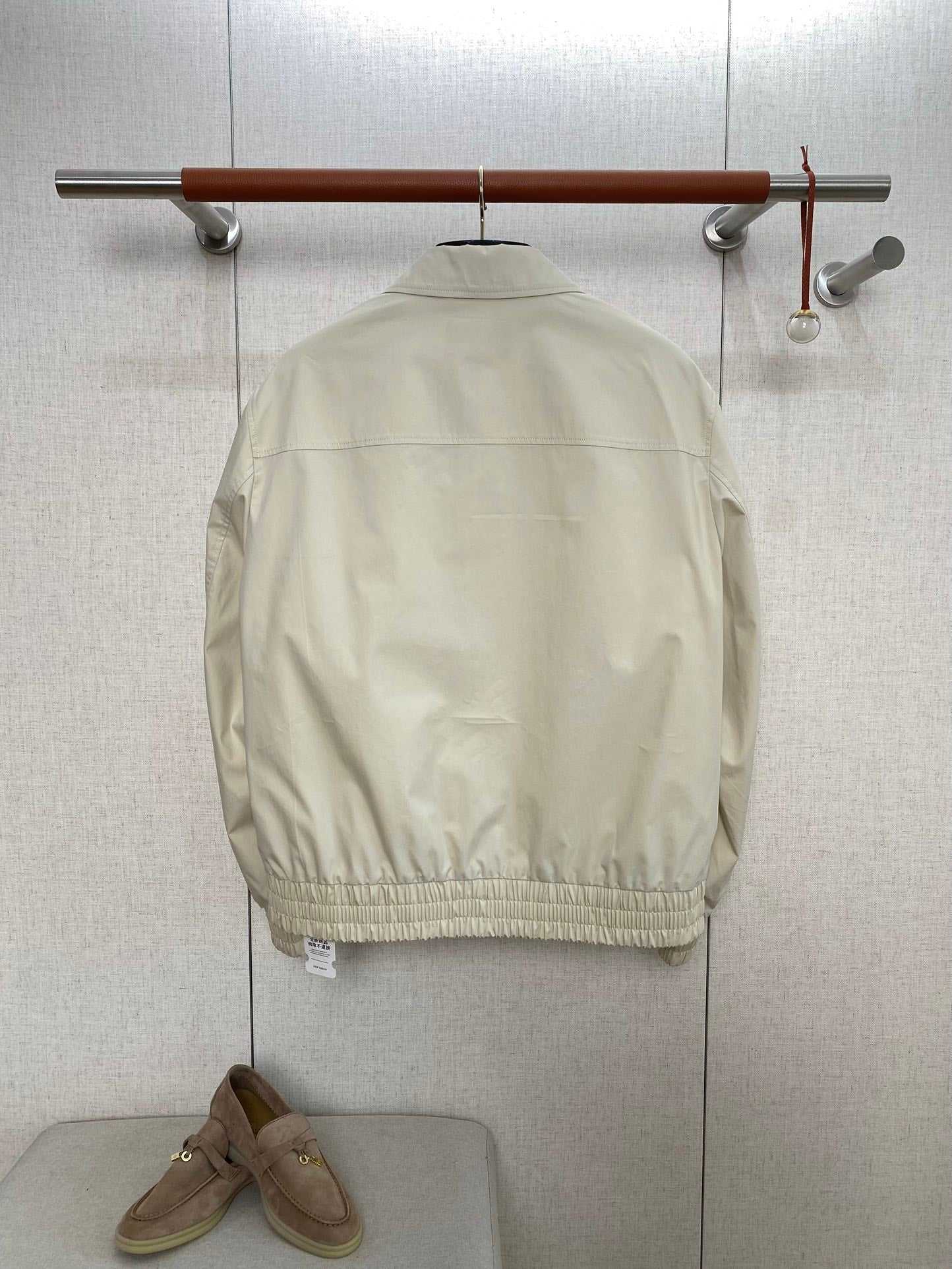 Brunello Cucinelli Hellbeige Herrenjacke – Leichte Übergangsjacke mit Druckknöpfen