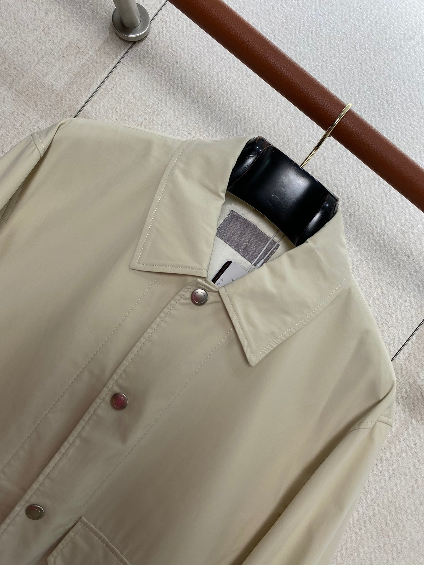 Brunello Cucinelli Hellbeige Herrenjacke – Leichte Übergangsjacke mit Druckknöpfen