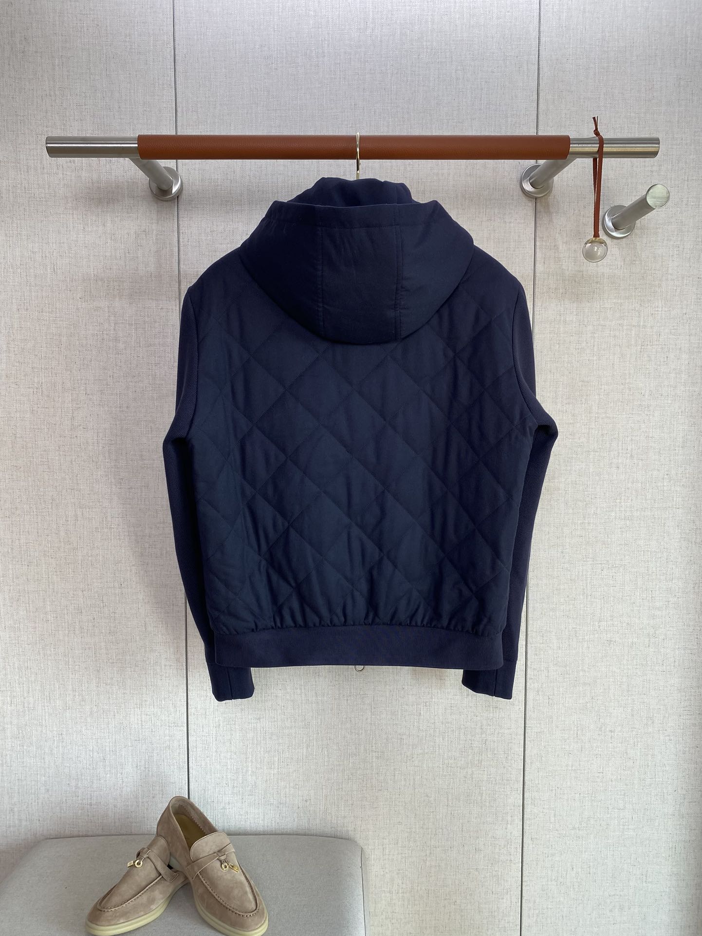 Loro Piana Dunkelblaue Herren Steppjacke mit Kapuze und Reissverschluss