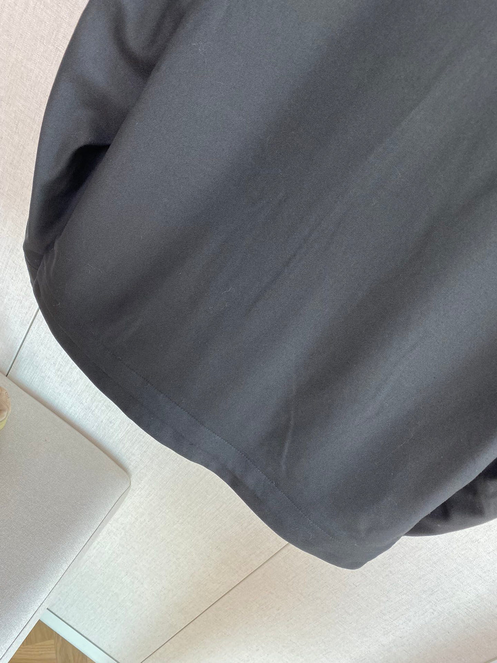 Loro Piana Schwarze Herren Jacke mit Brusttaschen und Knopfdetails aus glattem Material