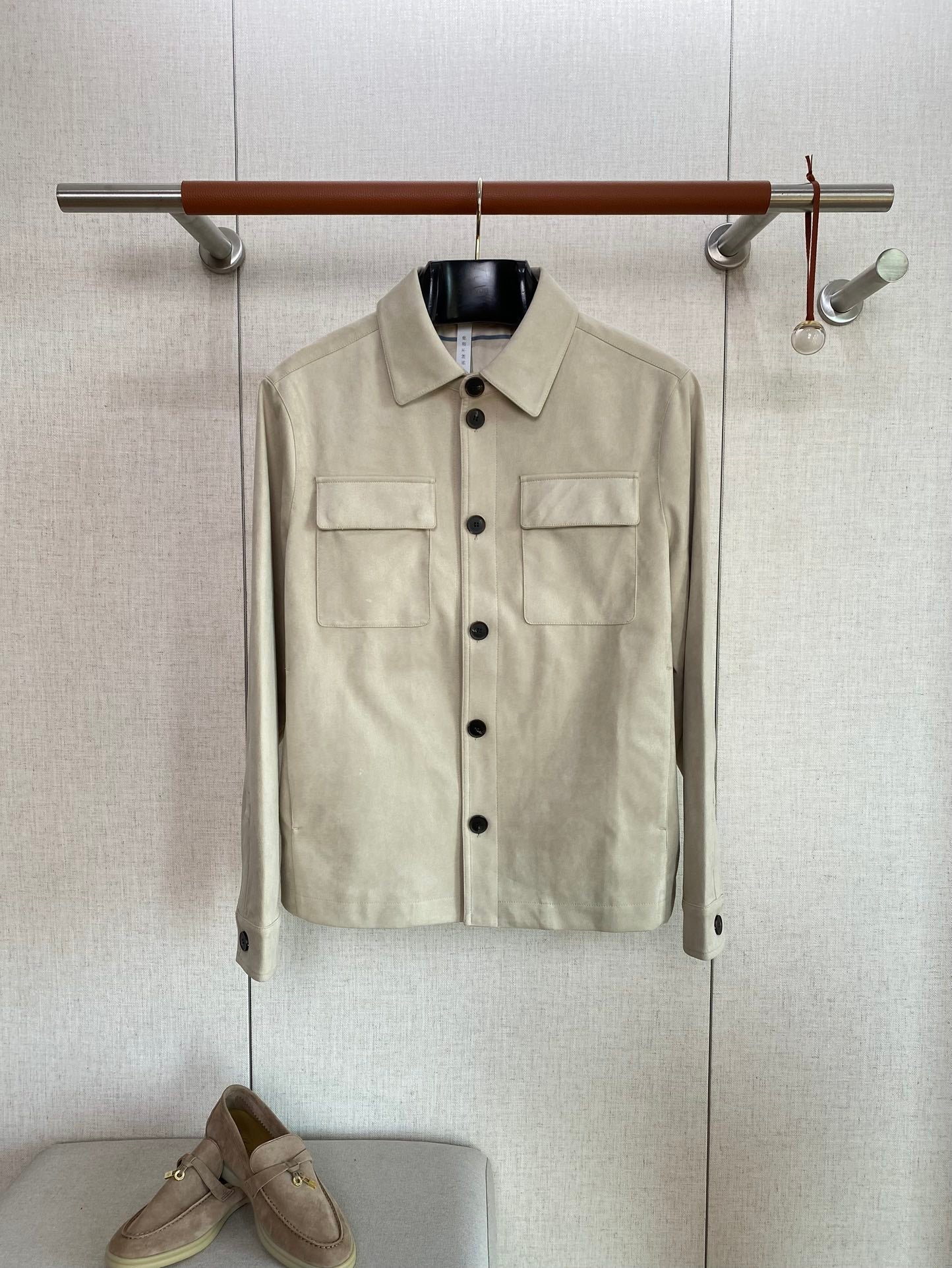 Loro Piana Beiges Herren Overshirt mit Knopfleiste und Brusttaschen