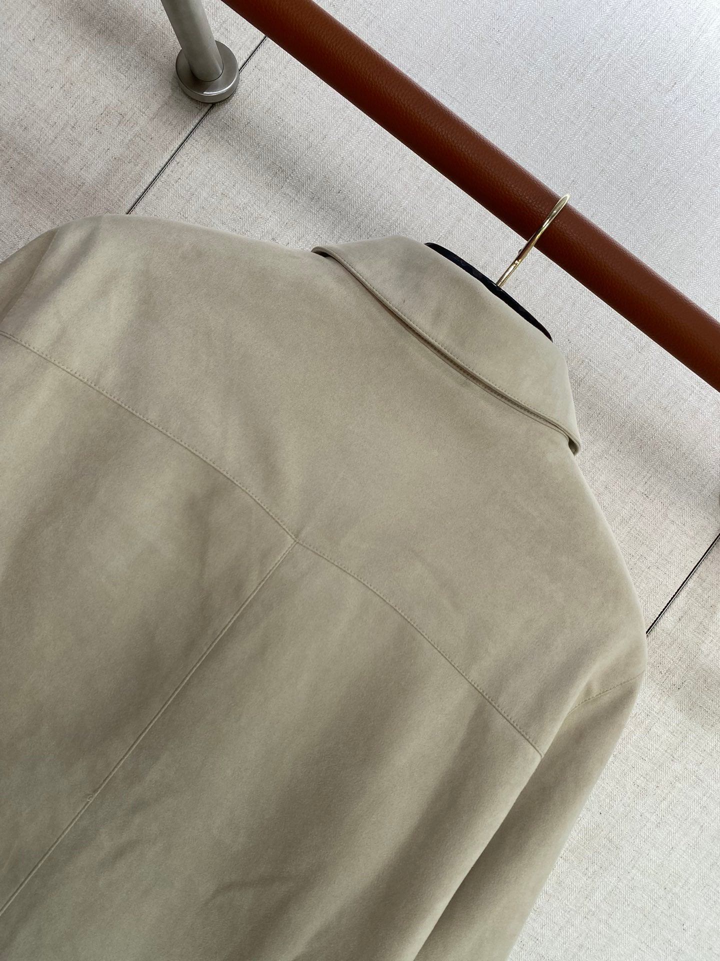 Loro Piana Beiges Herren Overshirt mit Knopfleiste und Brusttaschen