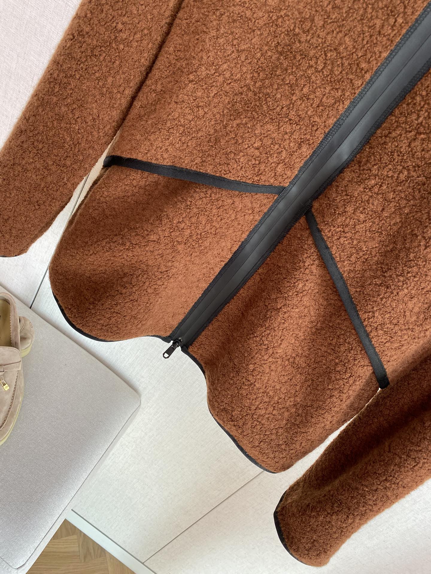 ZEGNA Loafer aus Veloursleder mit goldfarbener Spange Beige