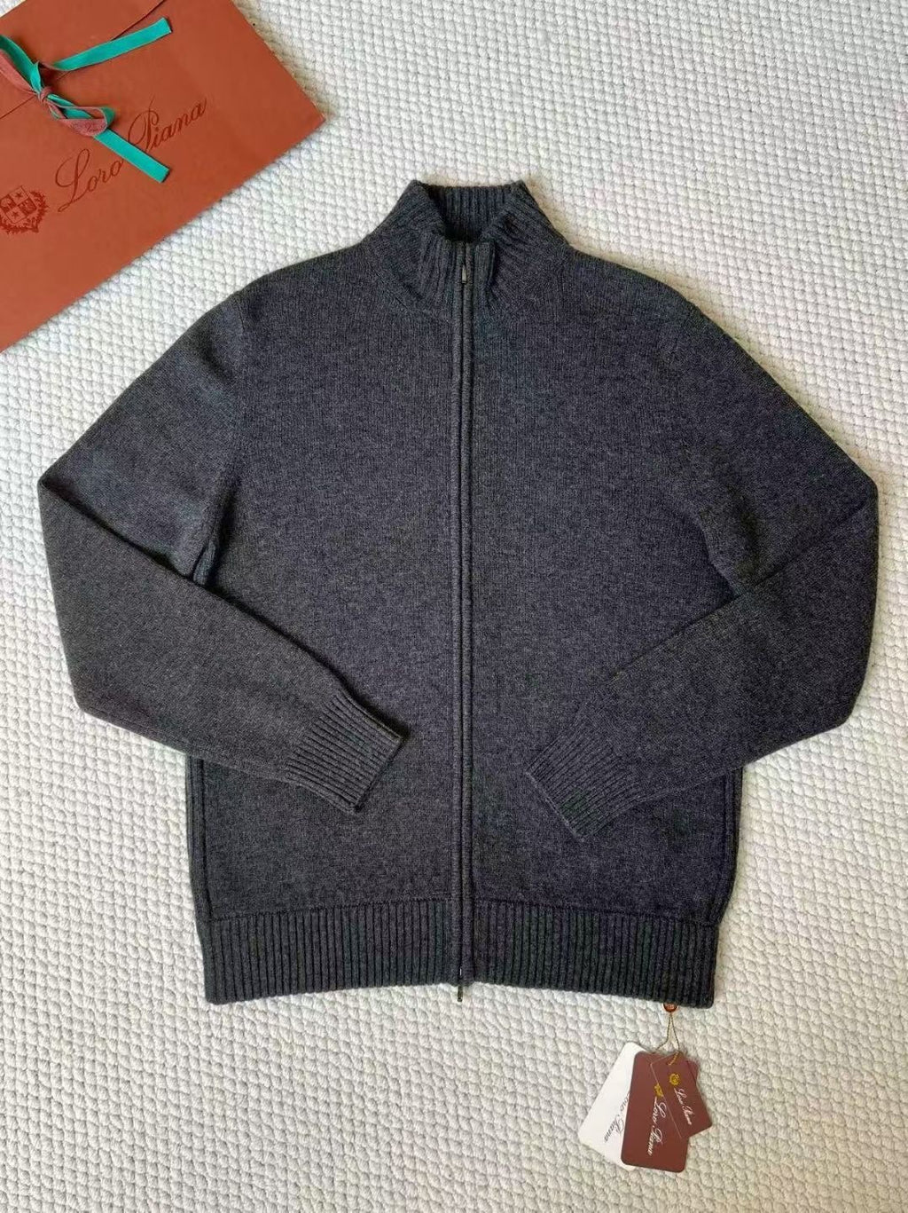 Loro Piana Strickjacke aus recyceltem Polyester Dunkelgrau