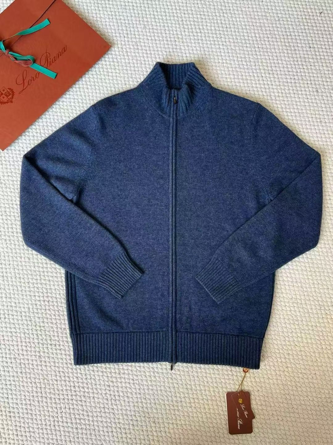 Loro Piana Strickjacke aus blauem Kaschmir mit Reissverschluss und gerippten Abschlüssen
