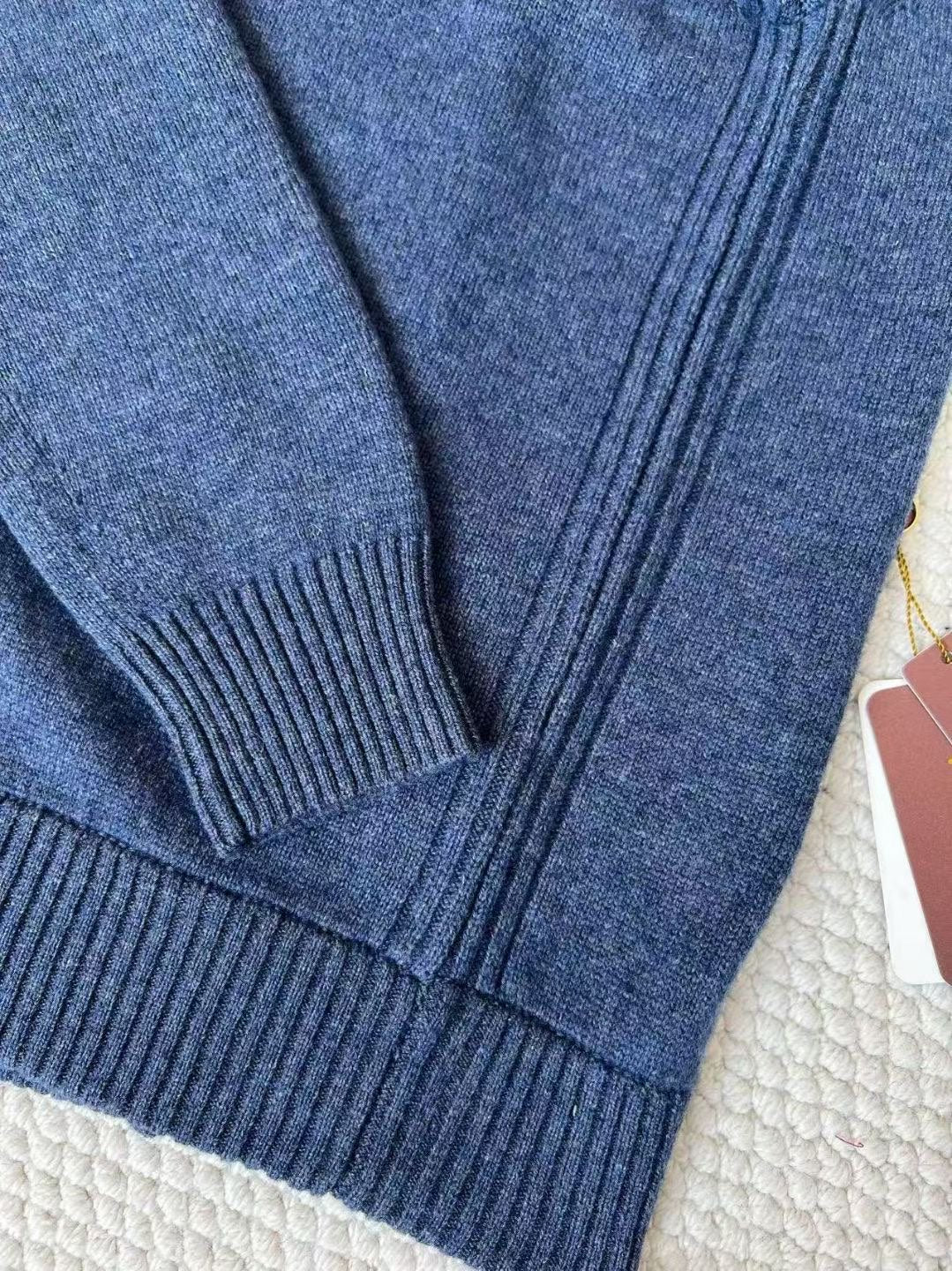 Loro Piana Strickjacke aus blauem Kaschmir mit Reissverschluss und gerippten Abschlüssen