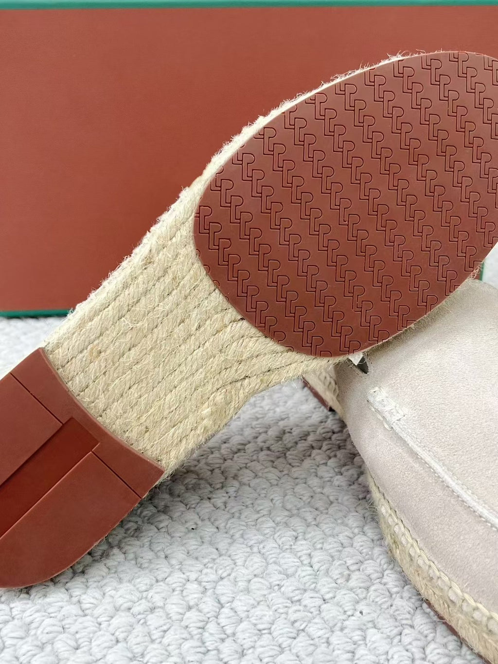 Loro Piana Herren-Espadrilles aus Wildleder in Hellbeige