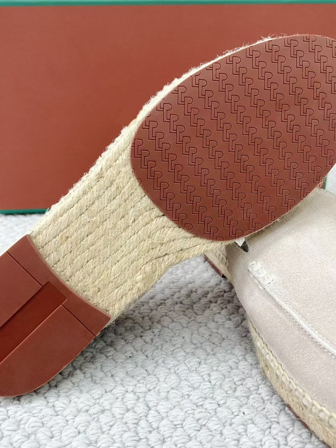 Loro Piana Herren-Espadrilles aus Wildleder in Hellbeige
