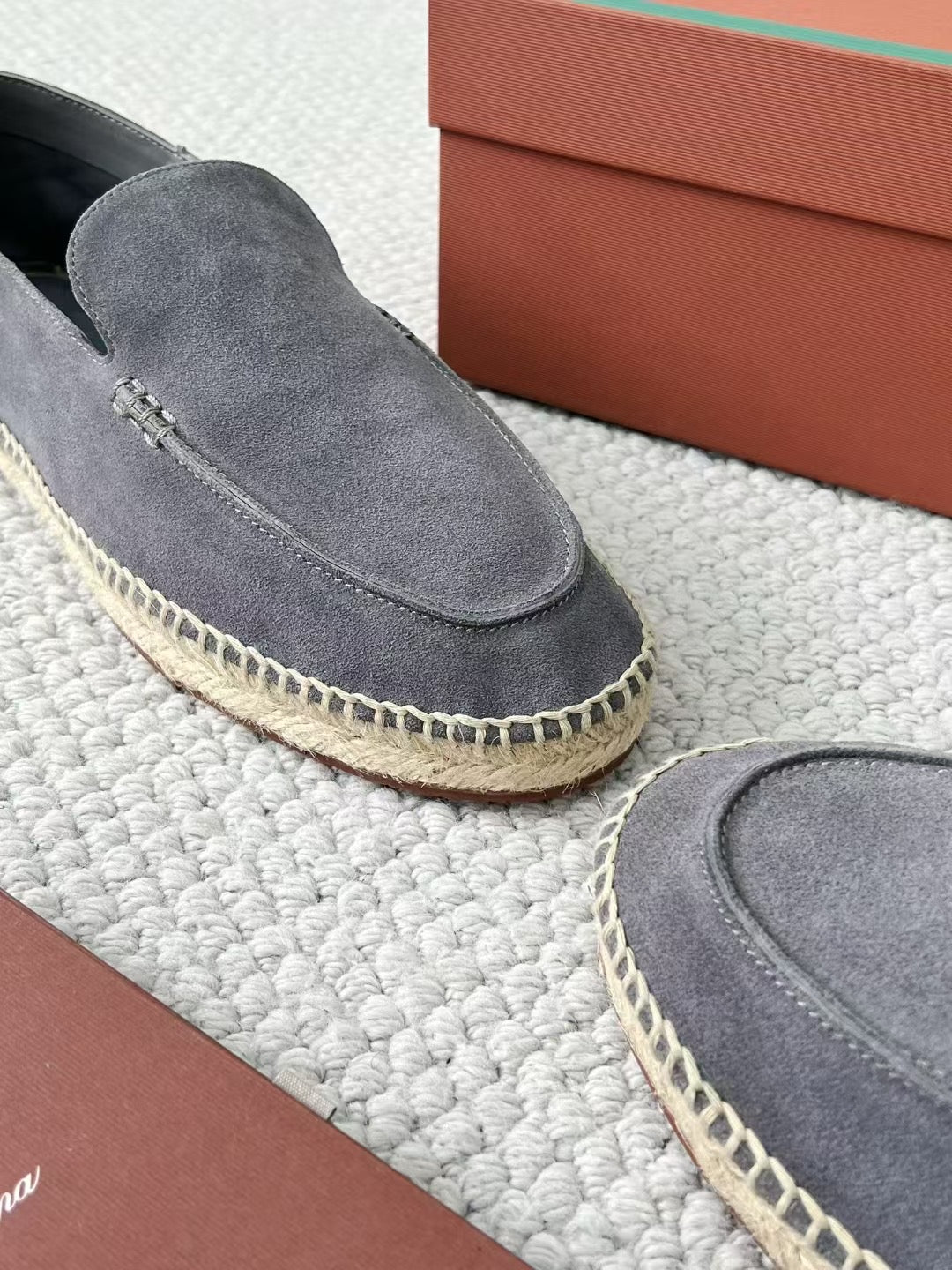 Loro Piana Herren-Espadrilles aus Wildleder in Grau