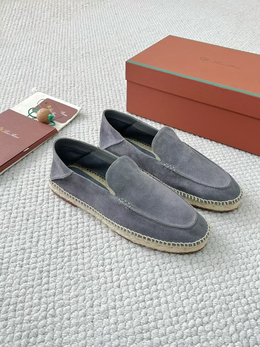 Loro Piana Herren-Espadrilles aus Wildleder in Grau