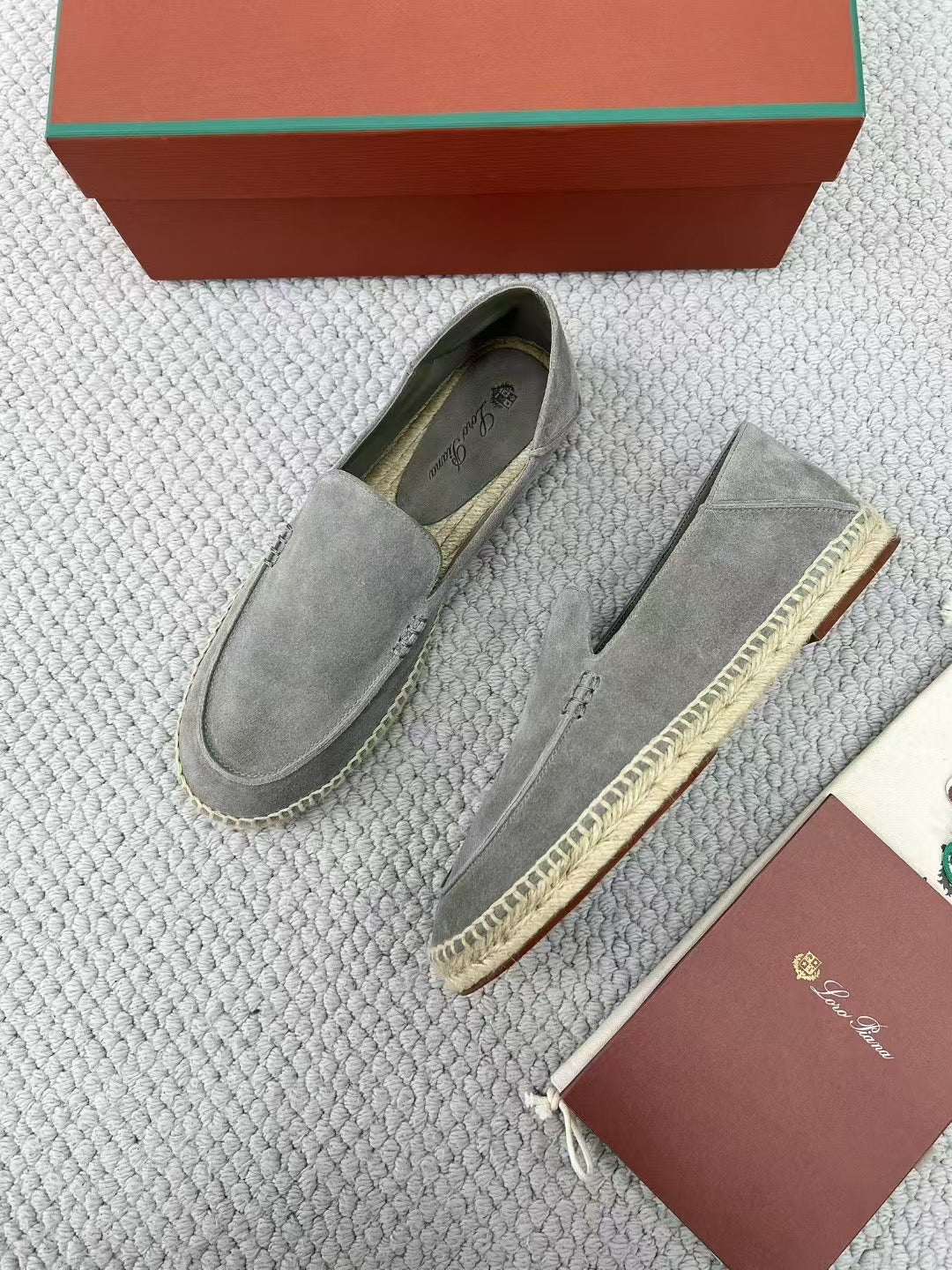 Loro Piana Loafer aus grauem Wildleder mit geflochtener Espadrille-Sohle