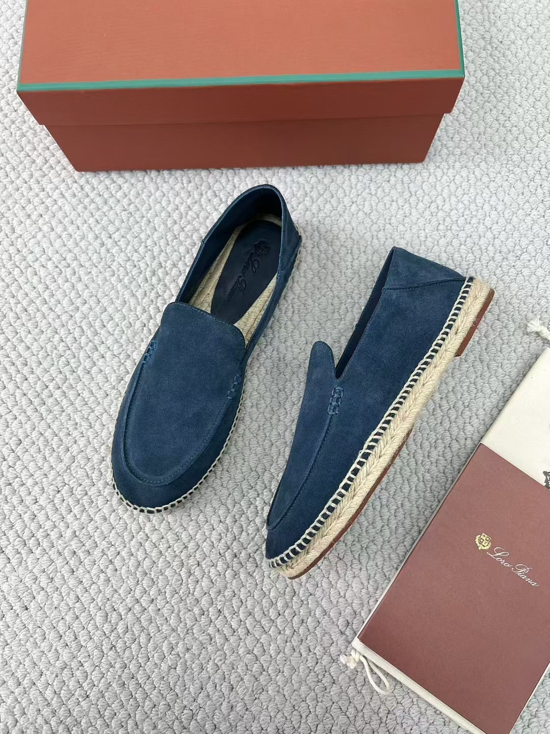 Loro Piana Herren-Espadrilles aus Wildleder in Braun und Dunkelblau