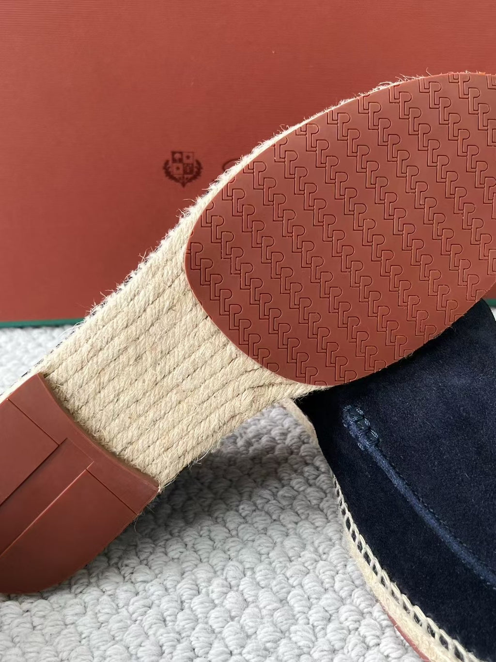 Loro Piana Herren-Espadrilles aus Wildleder in Dunkelblau